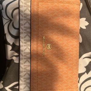 MK purse/wallet